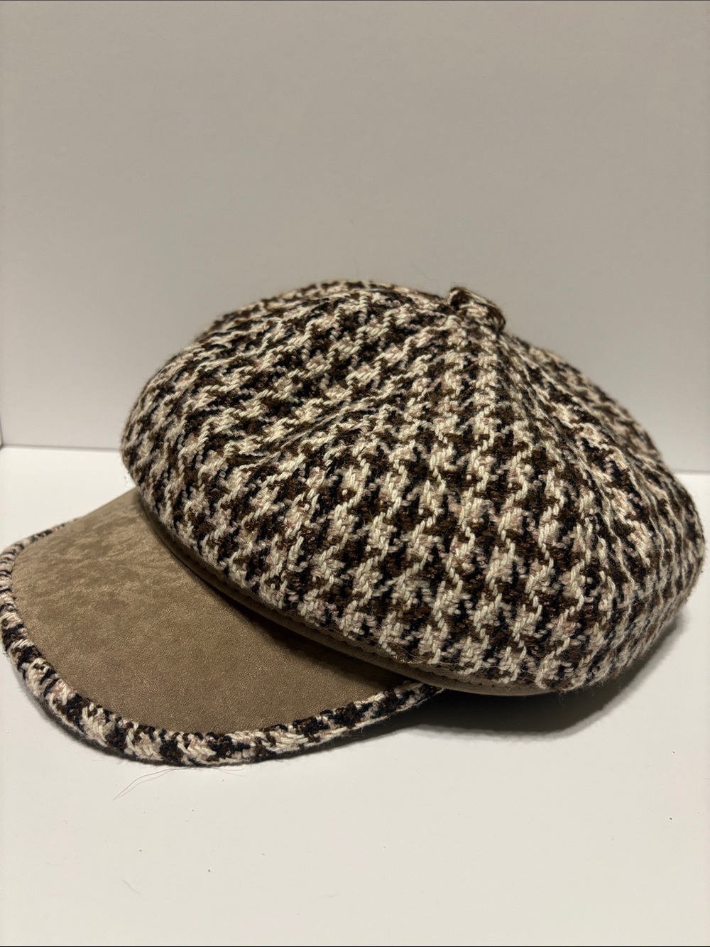 Chic Houndstooth Baker Boy Hat